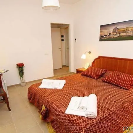 Panorama Of Via Veneto 3*